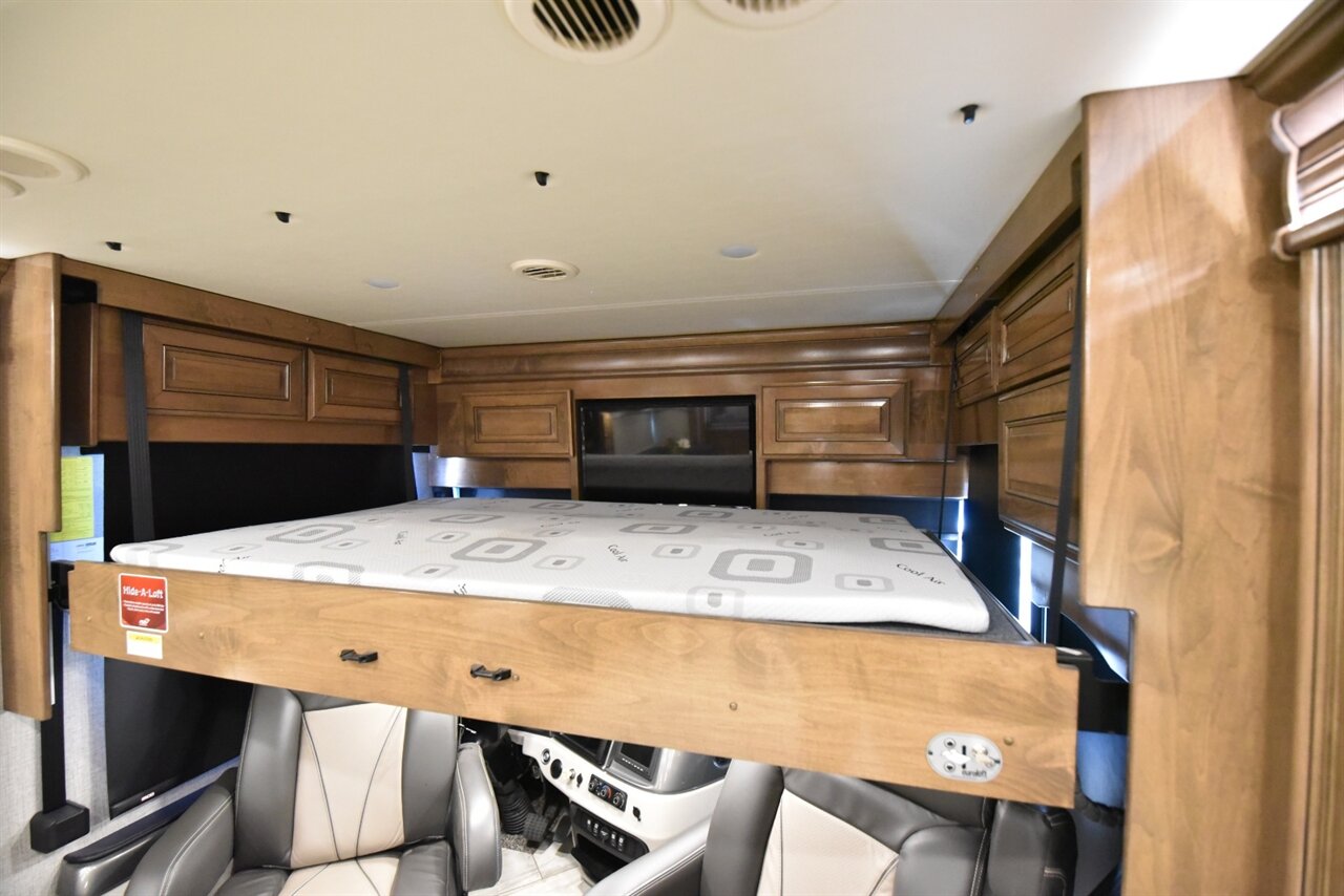 2022 Fleetwood Discovery   - Photo 59 - Orange, CA 92867