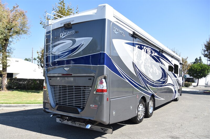 2022 Fleetwood Discovery   - Photo 3 - Orange, CA 92867