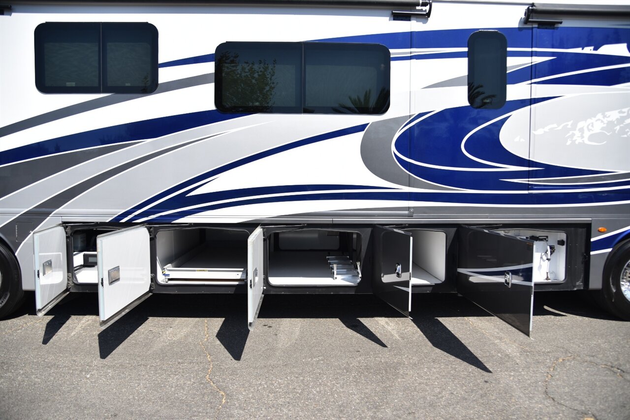 2022 Fleetwood Discovery   - Photo 23 - Orange, CA 92867