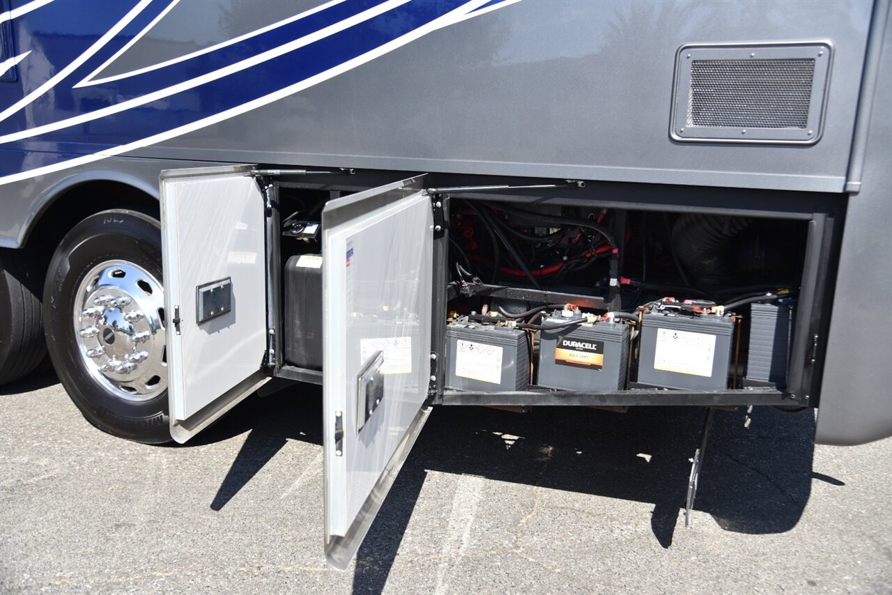 2022 Fleetwood Discovery   - Photo 28 - Orange, CA 92867