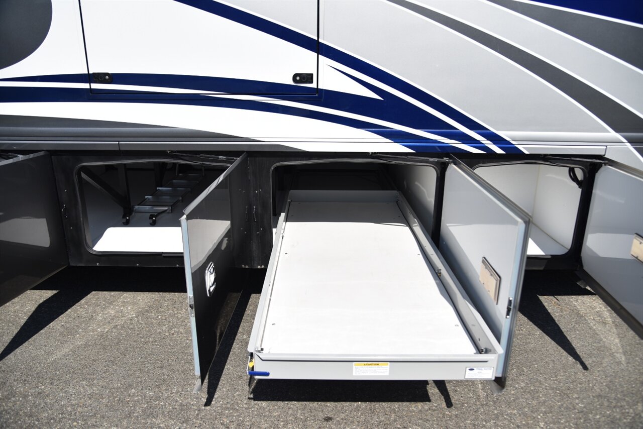 2022 Fleetwood Discovery   - Photo 19 - Orange, CA 92867