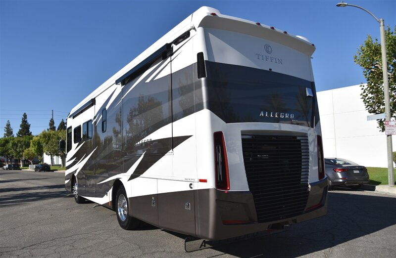 2023 Tiffin Allegro Red - Photo 4 - Orange, CA 92867