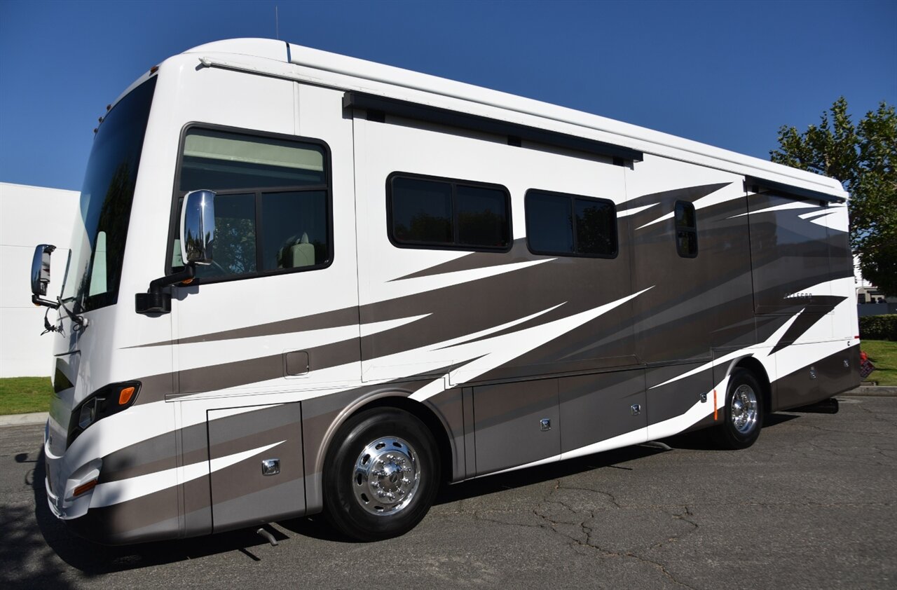 2023 Tiffin Allegro Red - Photo 7 - Orange, CA 92867