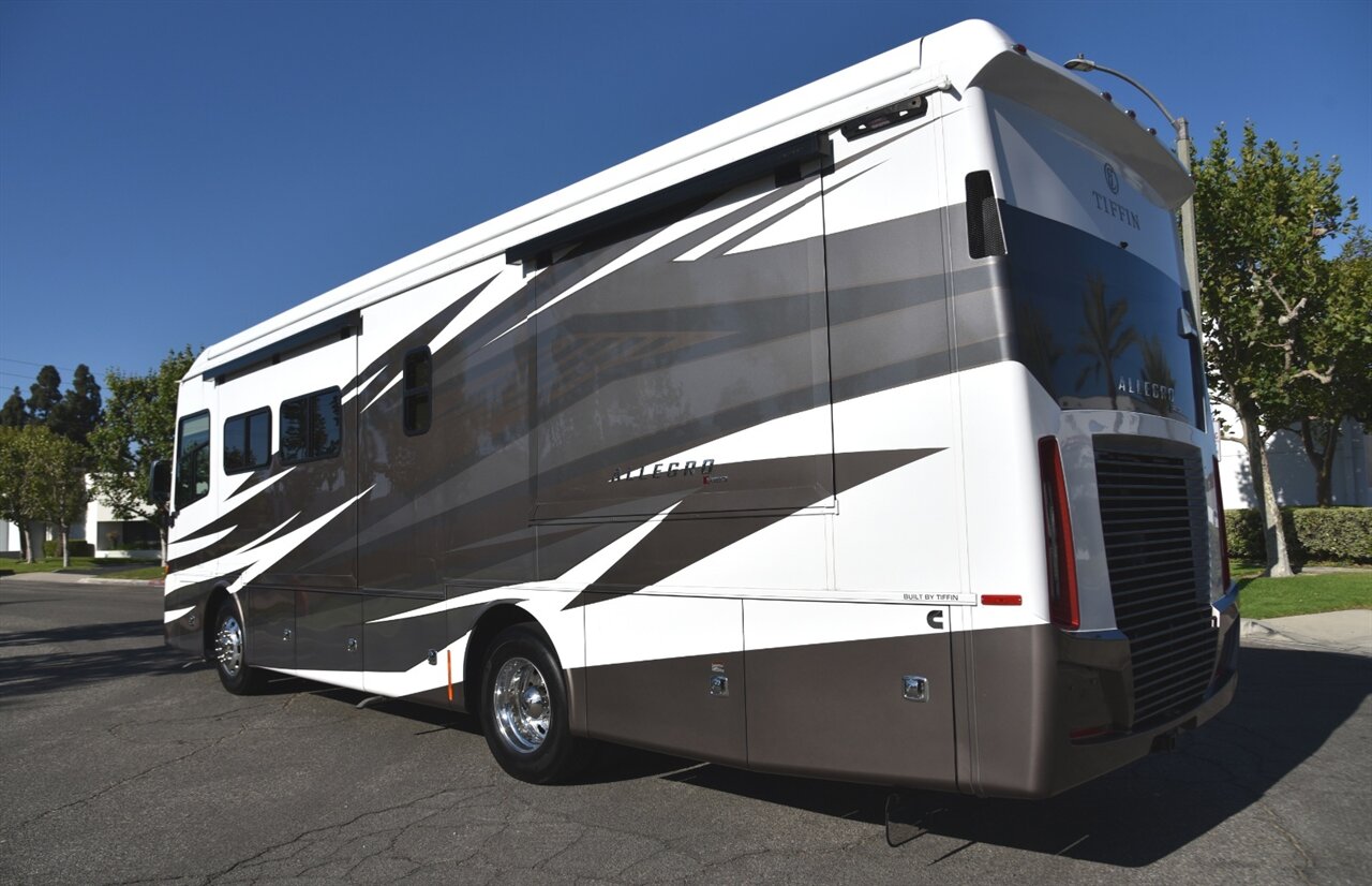 2023 Tiffin Allegro Red - Photo 5 - Orange, CA 92867