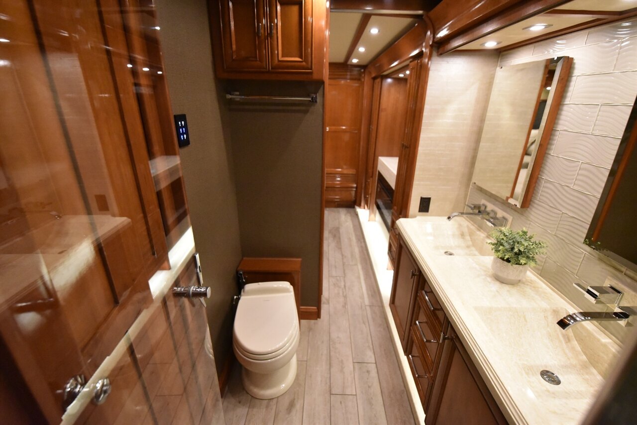 2019 Tiffin Allegro Bus 37AP - Photo 52 - Orange, CA 92867