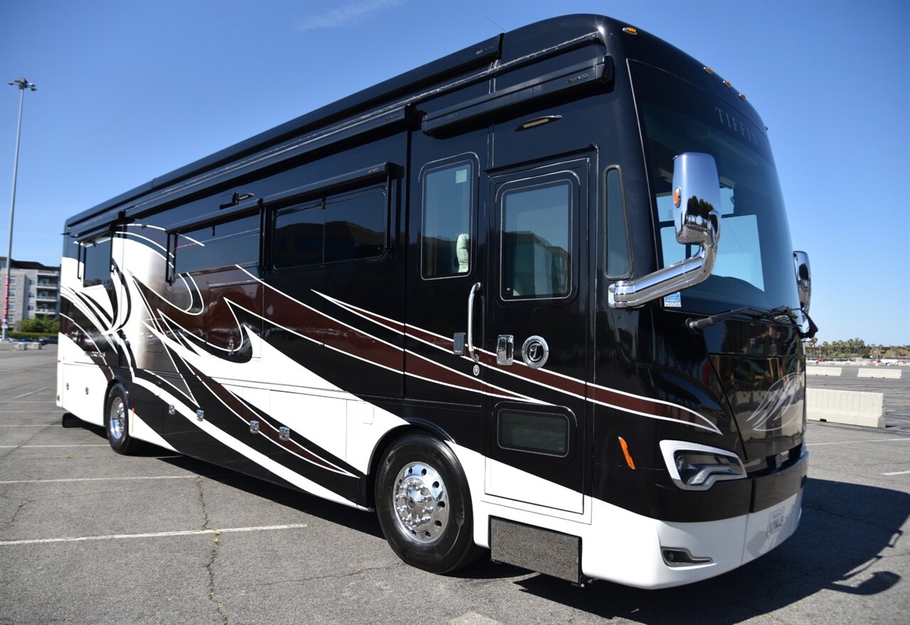 2019 Tiffin Allegro Bus 37AP   - Photo 8 - Orange, CA 92867