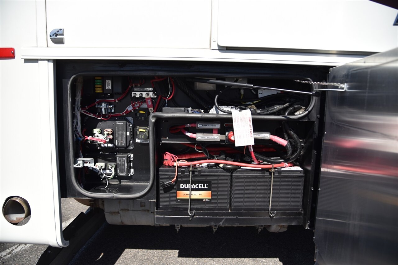 2019 Tiffin Allegro Bus 37AP   - Photo 21 - Orange, CA 92867