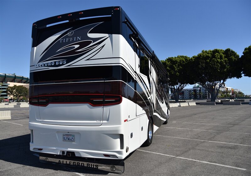2019 Tiffin Allegro Bus 37AP   - Photo 3 - Orange, CA 92867