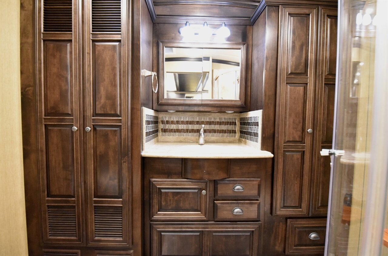 2016 Newmar Dutch Star   - Photo 45 - Orange, CA 92867