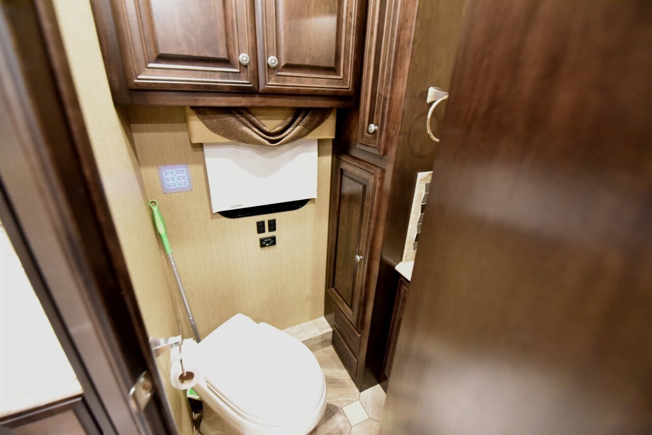 2016 Newmar Dutch Star   - Photo 39 - Orange, CA 92867