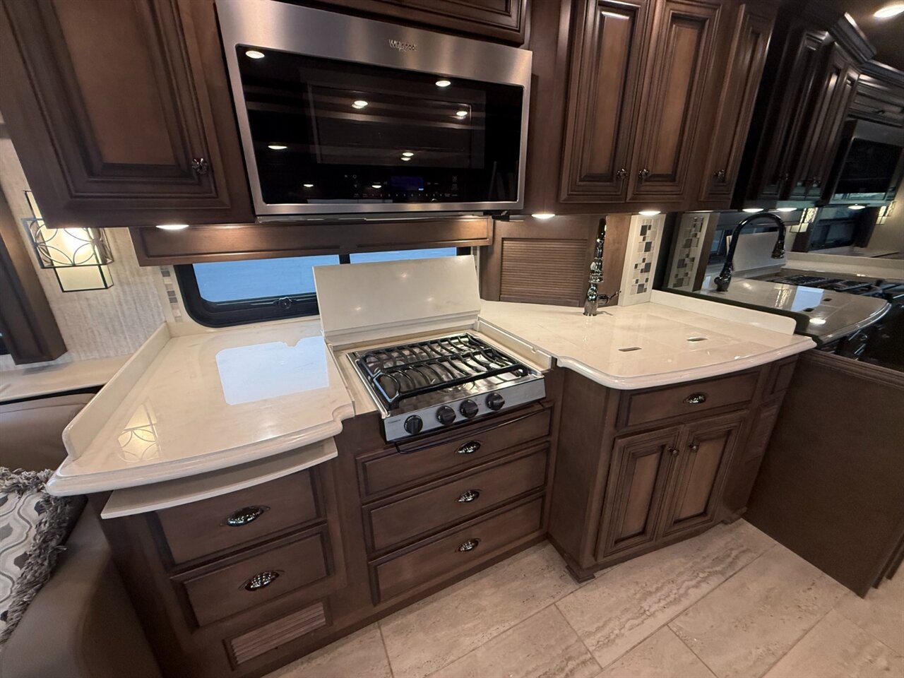 2019 Newmar Dutch Star - Photo 5 - Orange, CA 92867