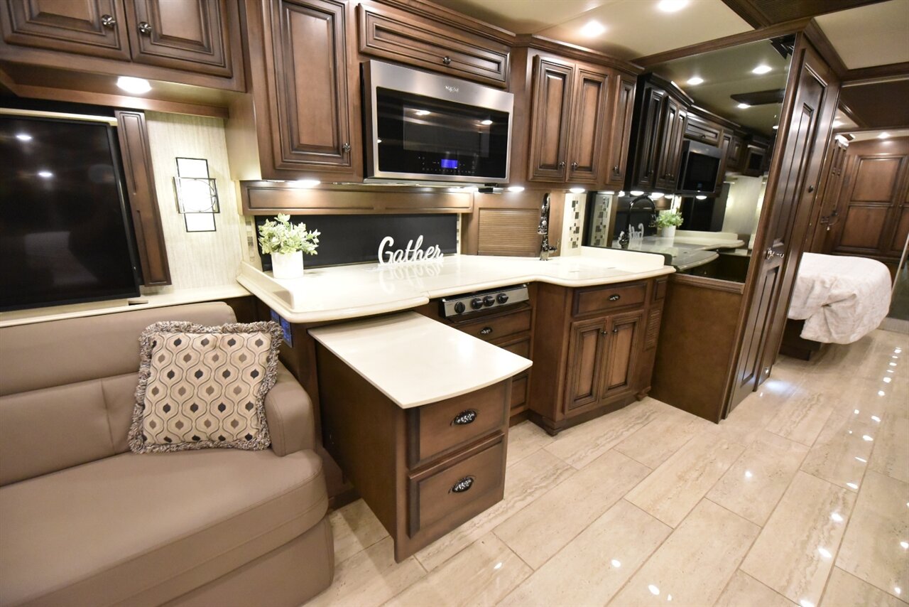 2019 Newmar Dutch Star 4369 - Photo 44 - Orange, CA 92867
