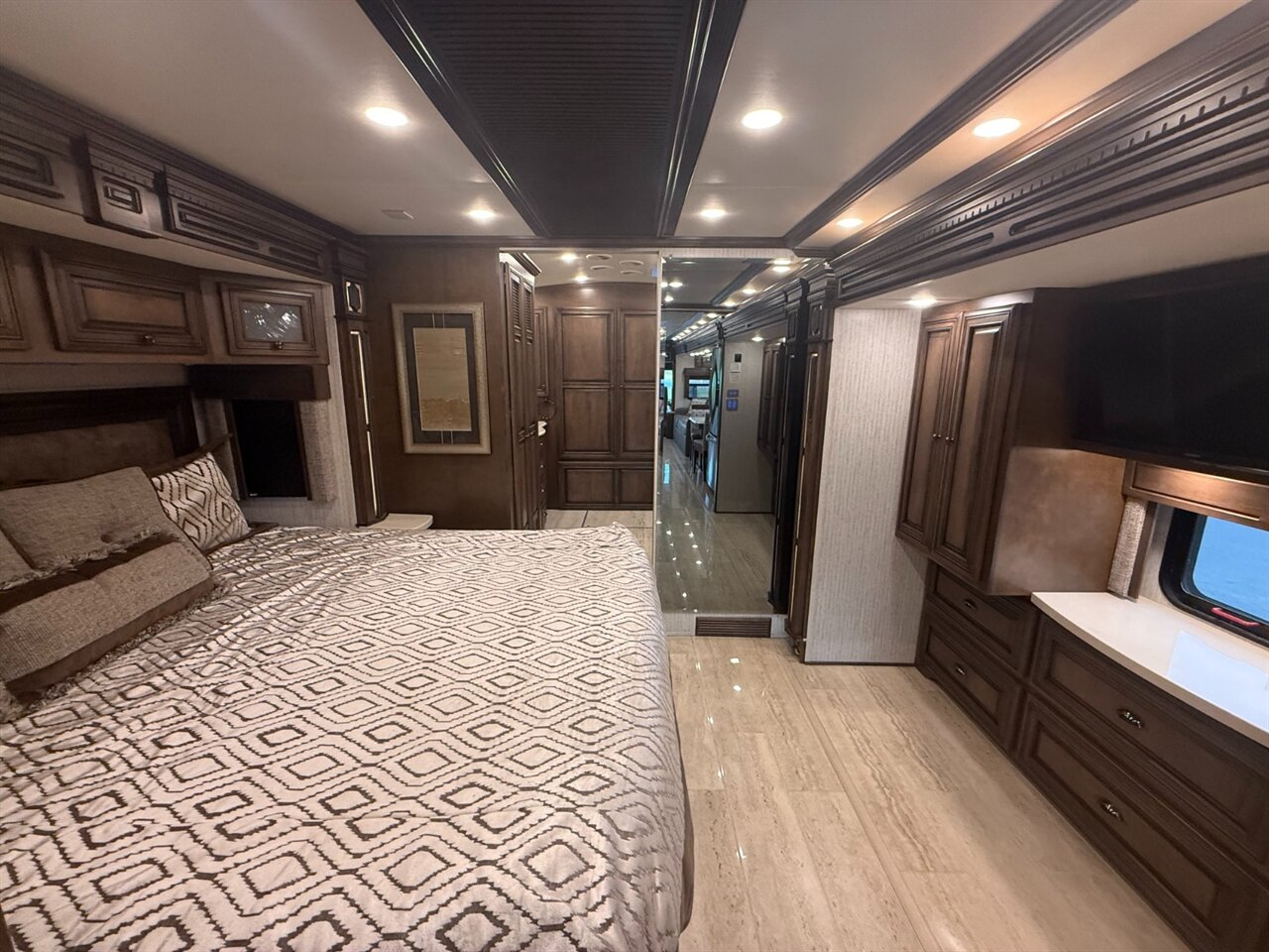 2019 Newmar Dutch Star - Photo 7 - Orange, CA 92867