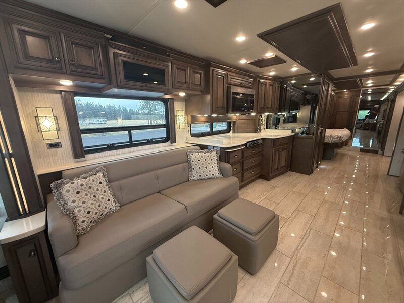 2019 Newmar Dutch Star - Photo 3 - Orange, CA 92867