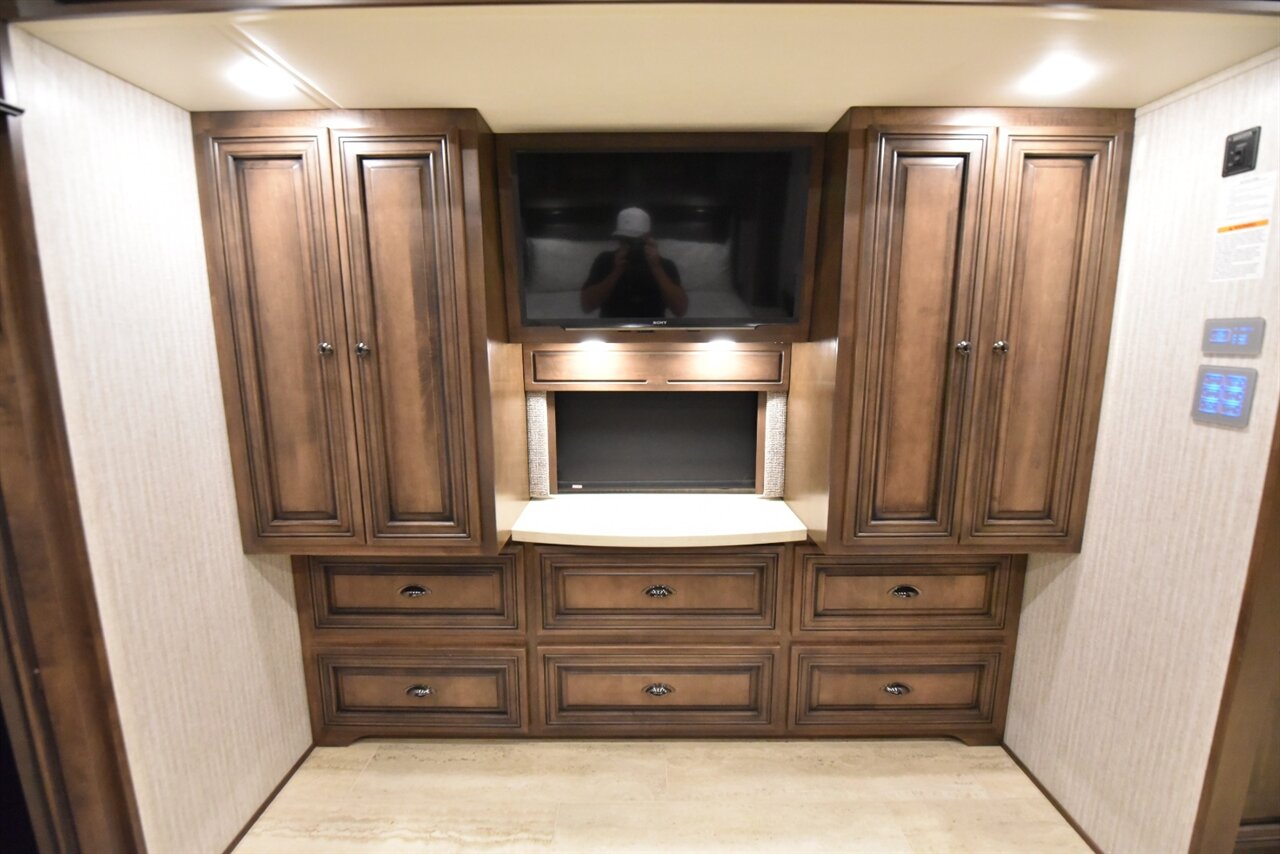 2019 Newmar Dutch Star 4369 - Photo 58 - Orange, CA 92867