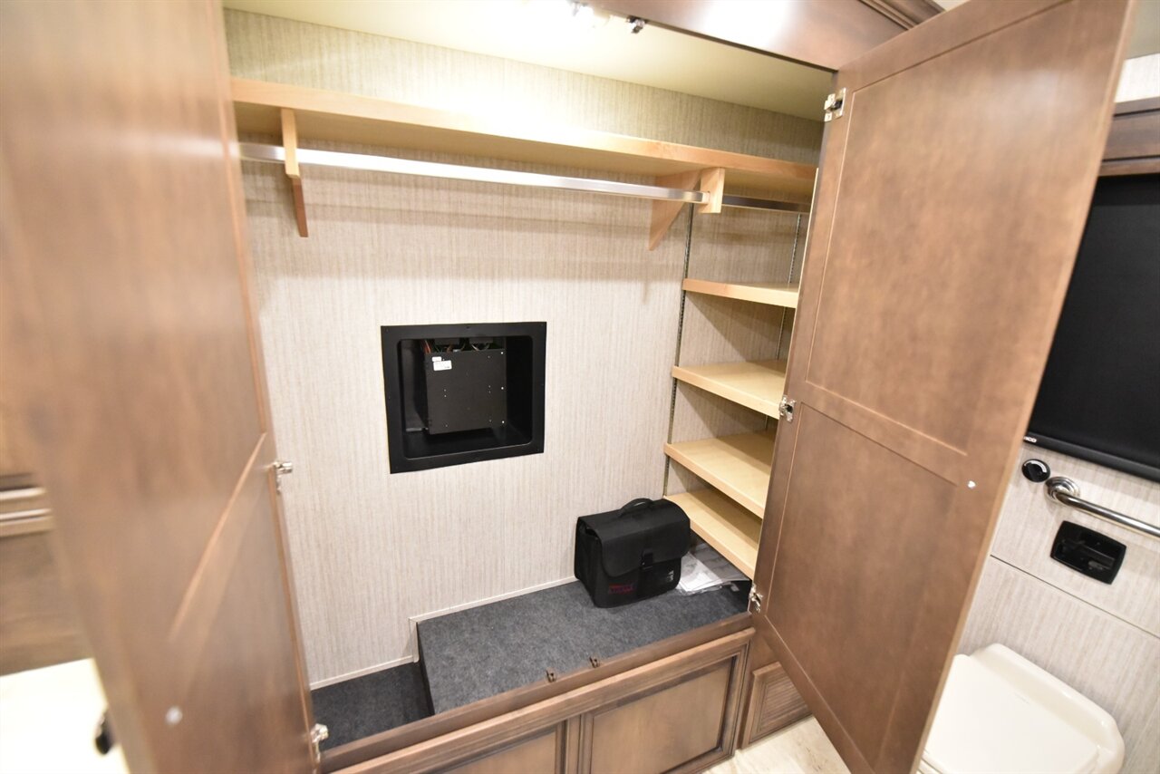 2019 Newmar Dutch Star 4369 - Photo 65 - Orange, CA 92867