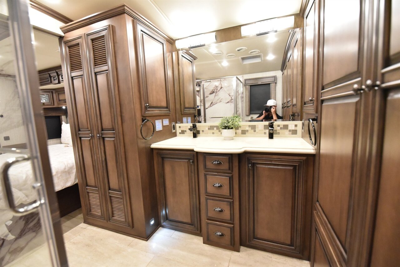 2019 Newmar Dutch Star 4369 - Photo 62 - Orange, CA 92867