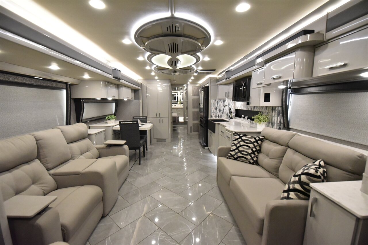 2021 American Coach Eagle 45g   - Photo 35 - Orange, CA 92867