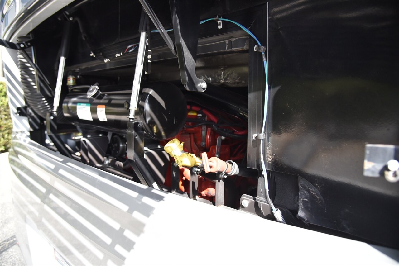 2021 American Coach Eagle 45g   - Photo 23 - Orange, CA 92867