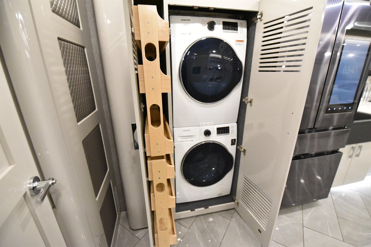 2021 American Coach Eagle 45g   - Photo 53 - Orange, CA 92867