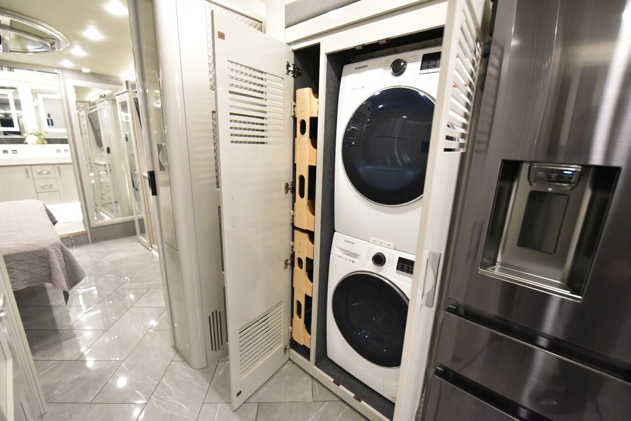 2021 American Coach Eagle 45g   - Photo 52 - Orange, CA 92867