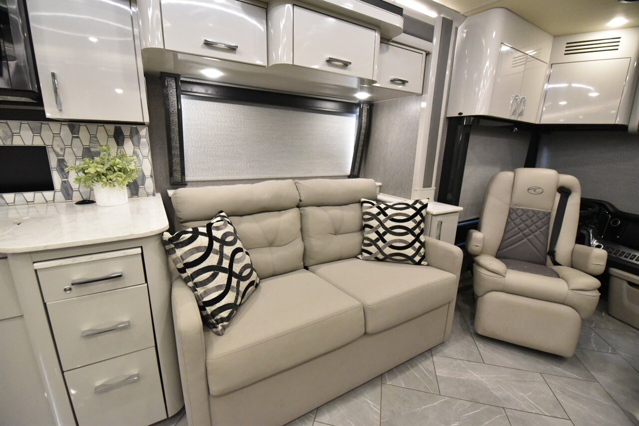 2021 American Coach Eagle 45g   - Photo 43 - Orange, CA 92867