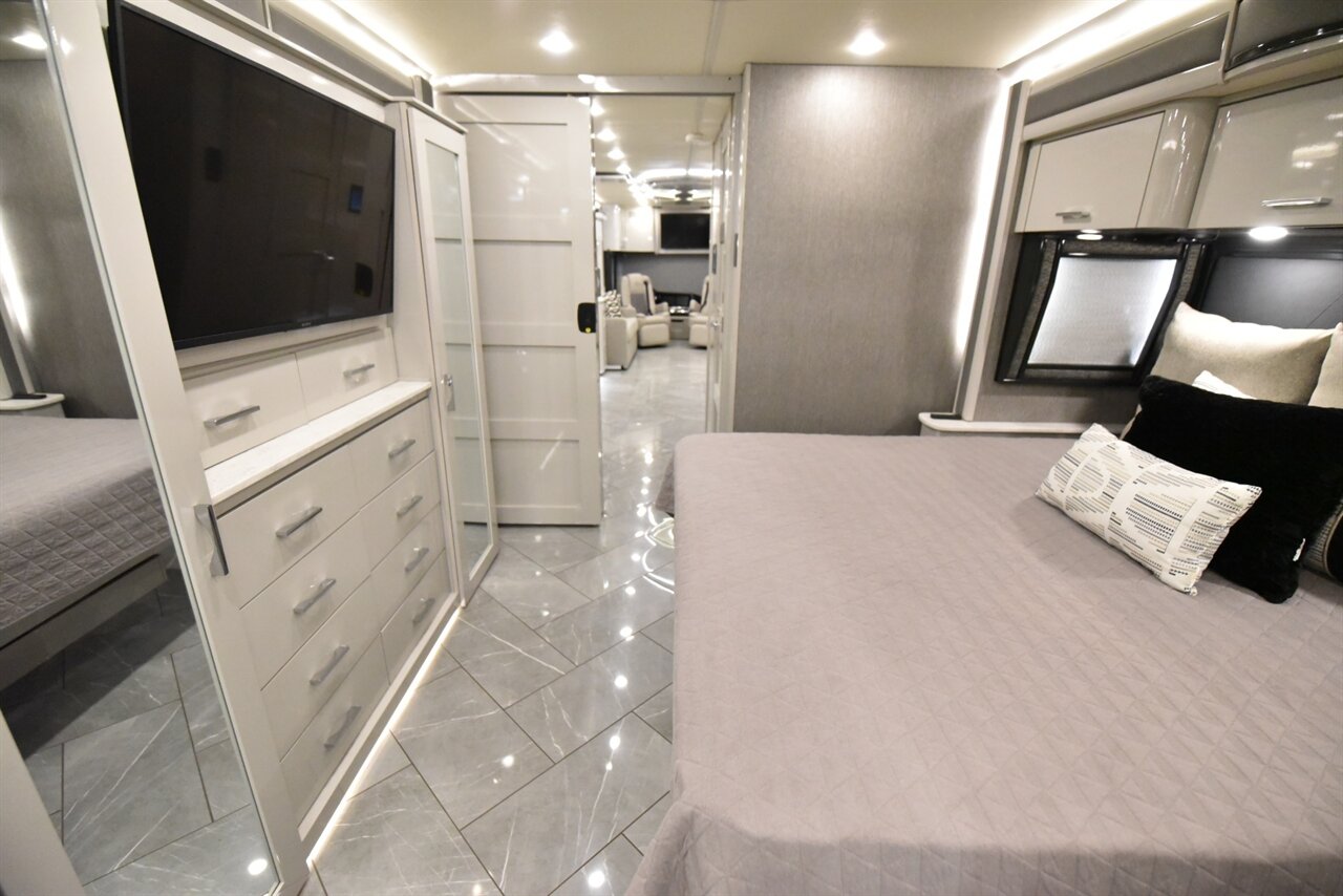 2021 American Coach Eagle 45g   - Photo 65 - Orange, CA 92867