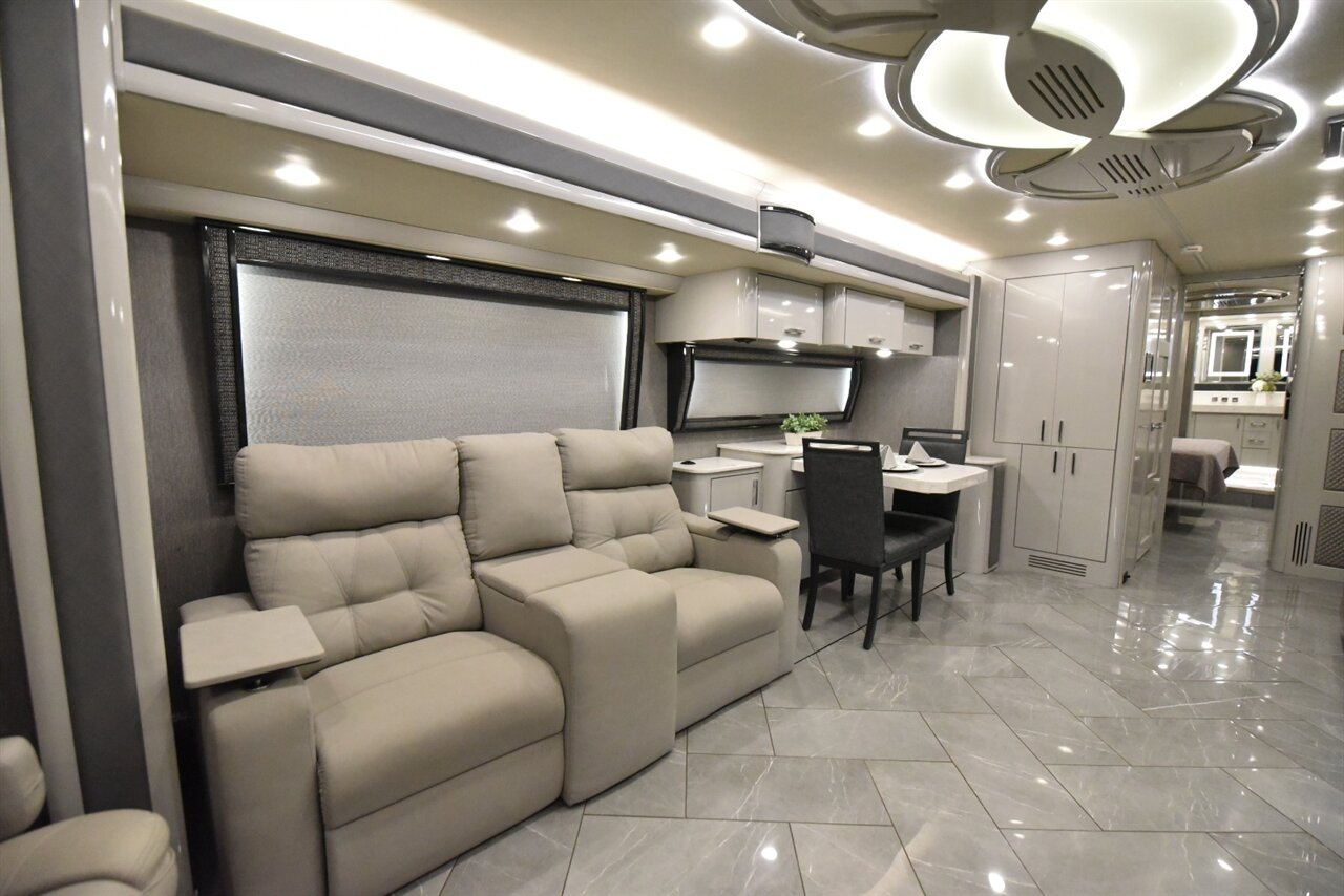 2021 American Coach Eagle 45g   - Photo 36 - Orange, CA 92867