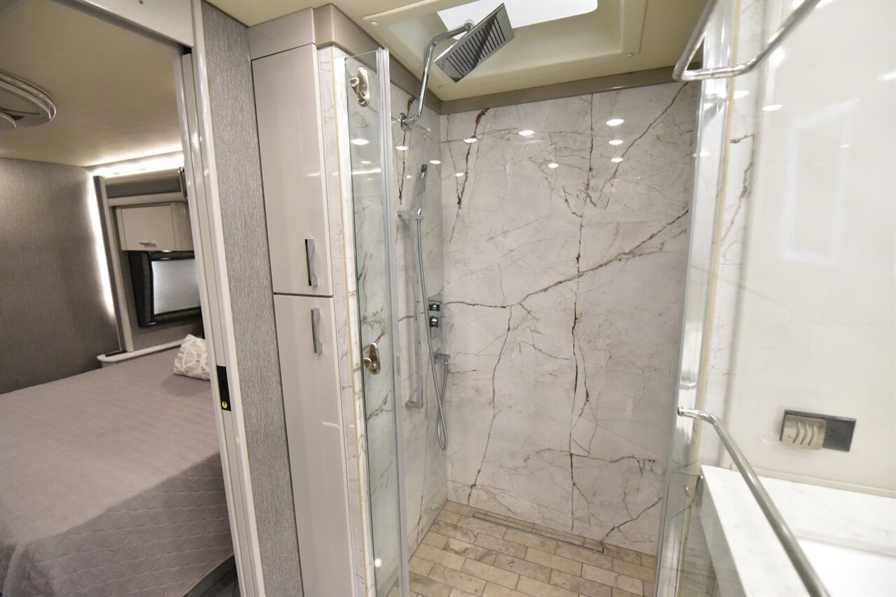 2021 American Coach Eagle 45g   - Photo 72 - Orange, CA 92867