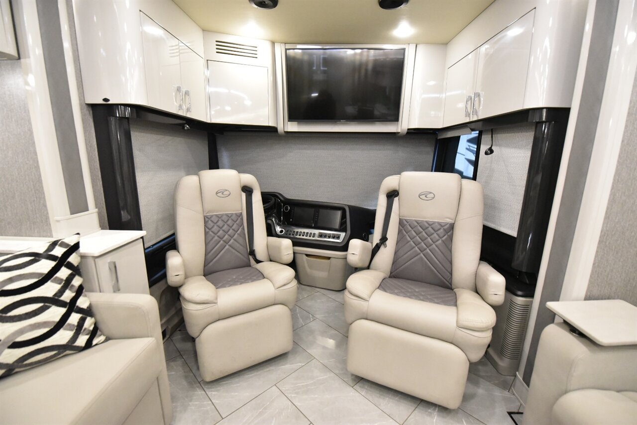 2021 American Coach Eagle 45g   - Photo 74 - Orange, CA 92867