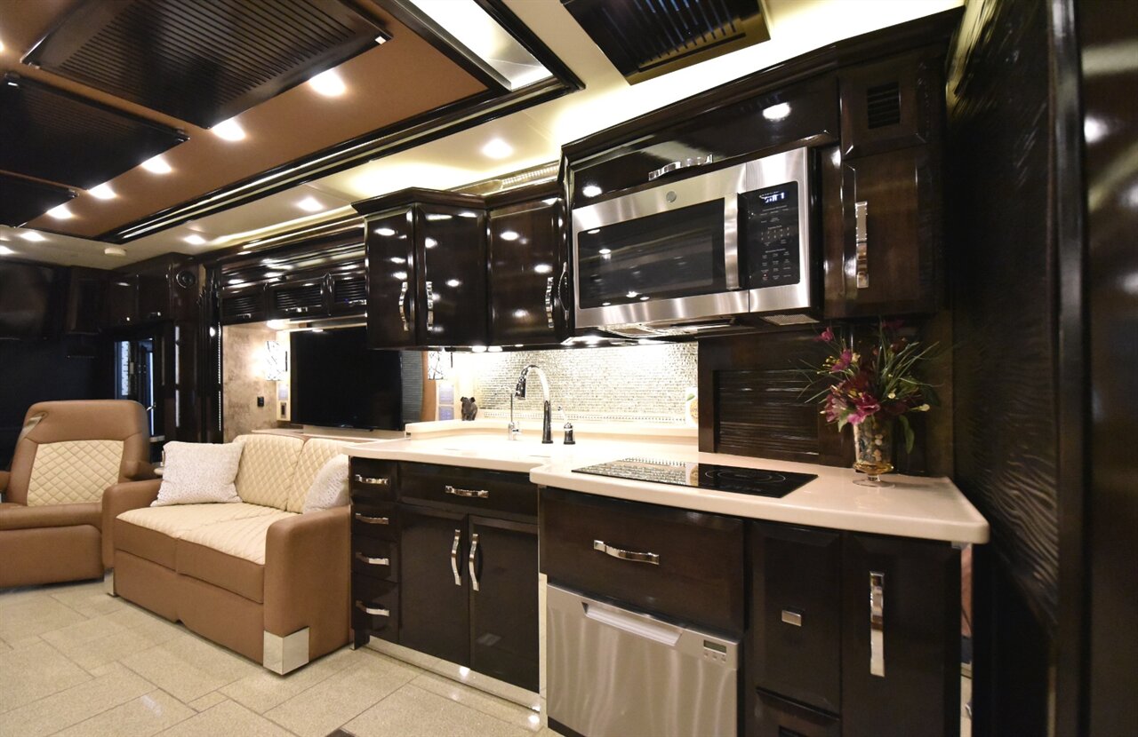 2015 Newmar KING AIRE 4553   - Photo 28 - Orange, CA 92867