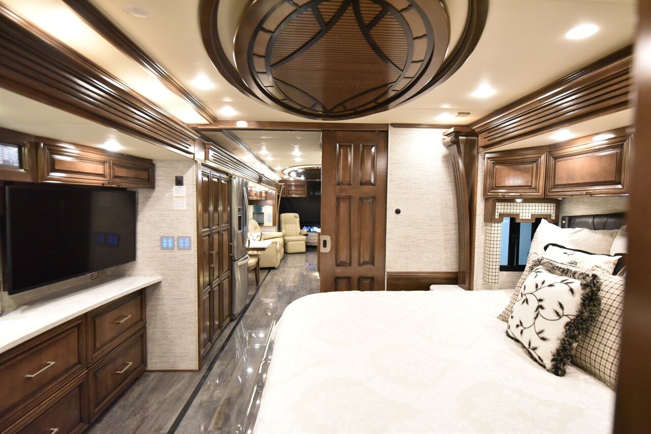 2019 Newmar London Aire - Photo 38 - Orange, CA 92867