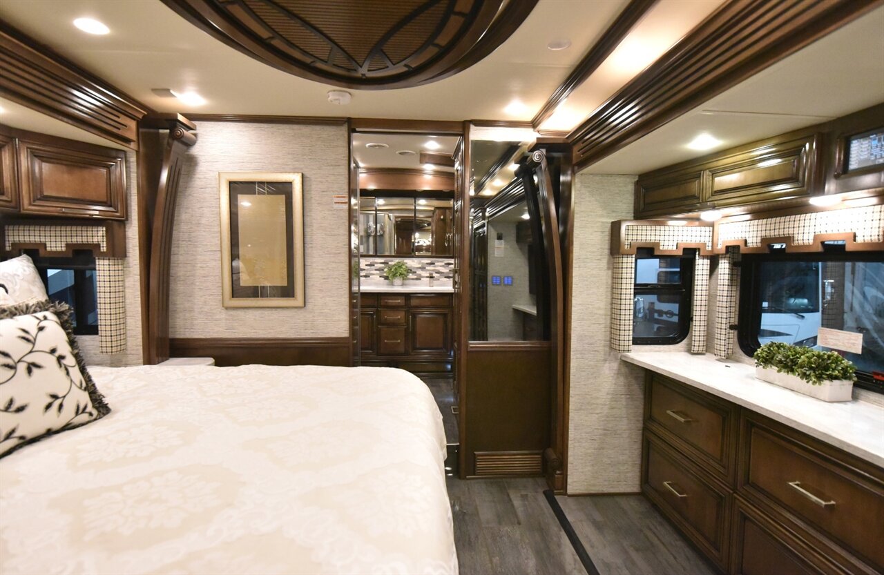 2019 Newmar London Aire - Photo 36 - Orange, CA 92867