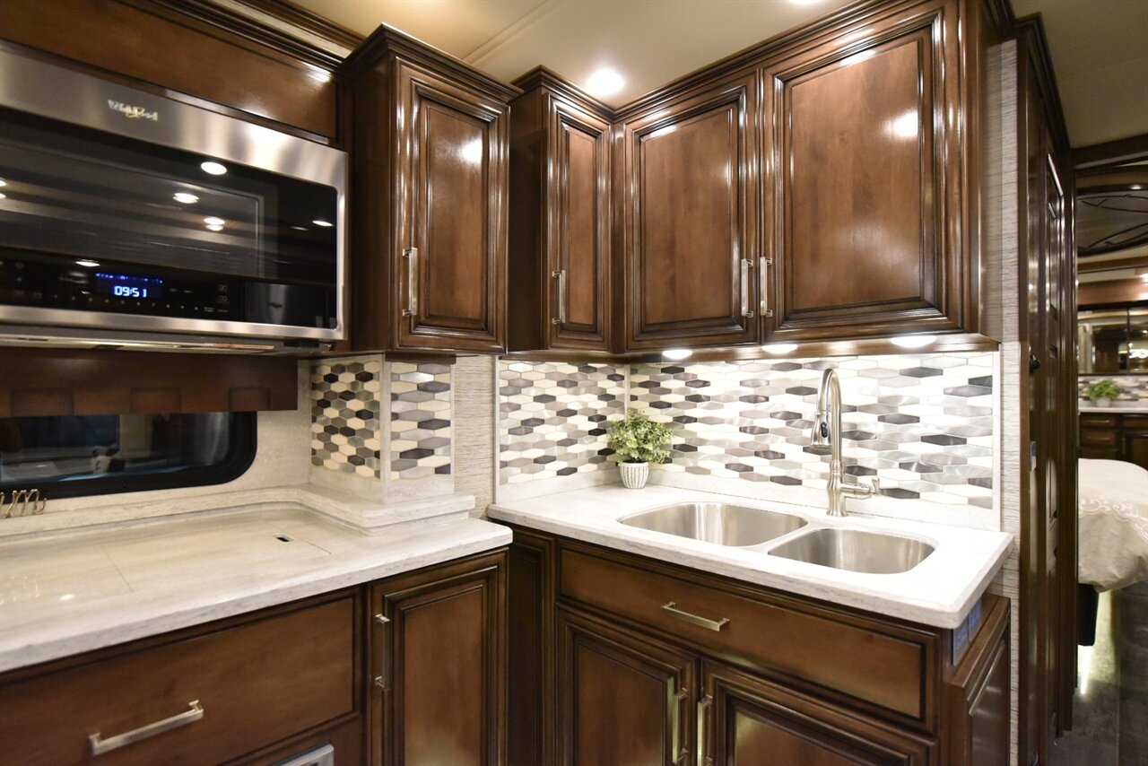 2019 Newmar London Aire - Photo 24 - Orange, CA 92867