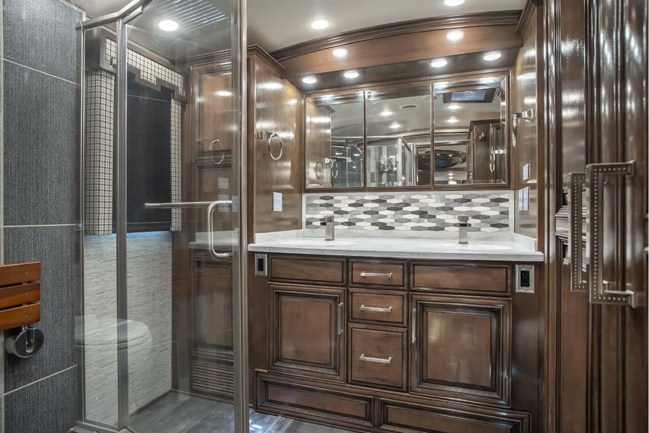 2019 Newmar London Aire - Photo 9 - Orange, CA 92867