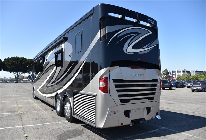 2019 Newmar London Aire - Photo 4 - Orange, CA 92867