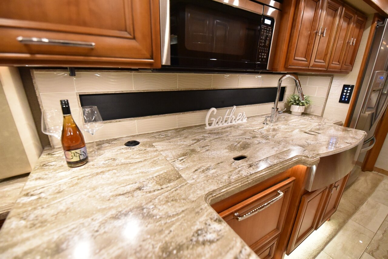 2019 Tiffin Allegro Bus 37AP - Photo 51 - Orange, CA 92867