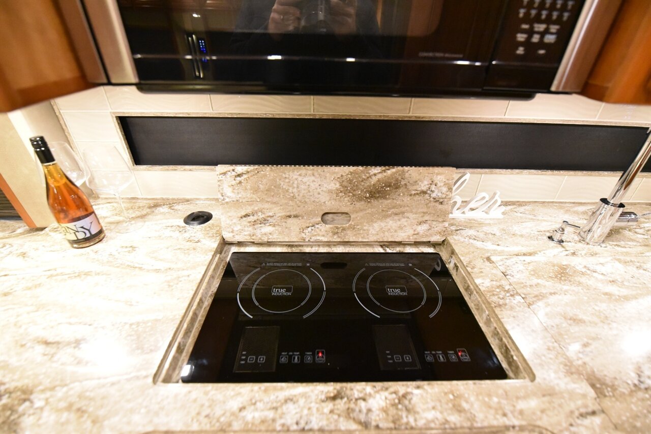 2019 Tiffin Allegro Bus 37AP - Photo 52 - Orange, CA 92867