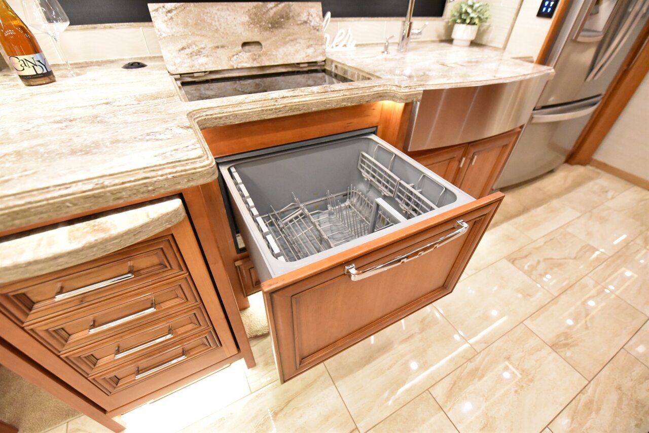 2019 Tiffin Allegro Bus 37AP - Photo 53 - Orange, CA 92867