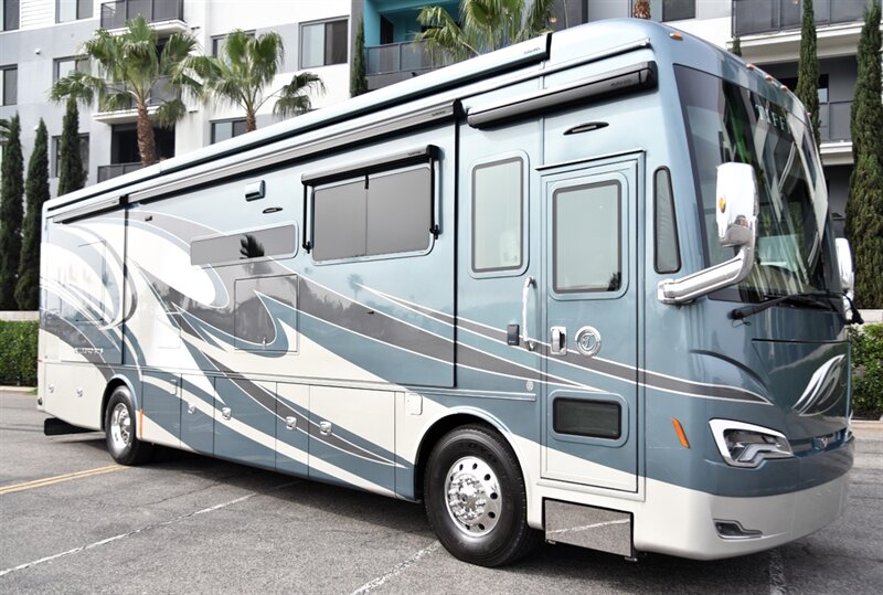 2019 Tiffin Allegro Bus 37AP - Photo 3 - Orange, CA 92867