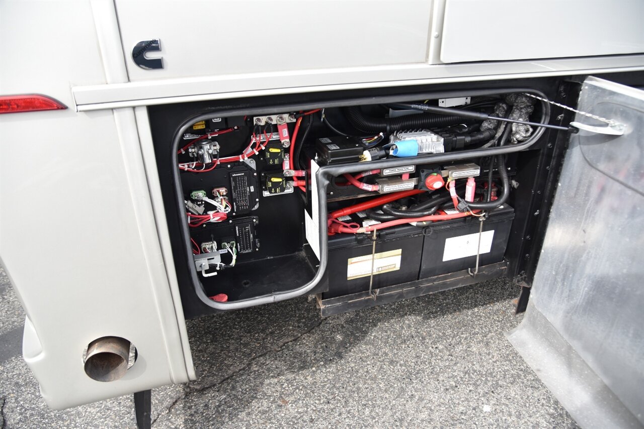 2019 Tiffin Allegro Bus 37AP - Photo 24 - Orange, CA 92867