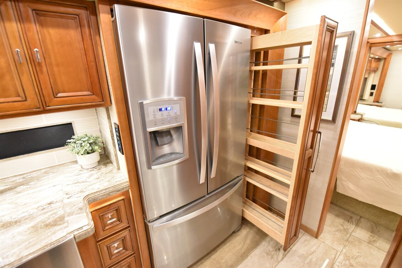 2019 Tiffin Allegro Bus 37AP - Photo 57 - Orange, CA 92867