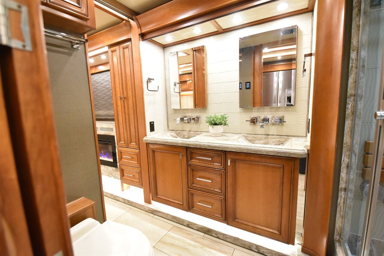 2019 Tiffin Allegro Bus 37AP - Photo 59 - Orange, CA 92867