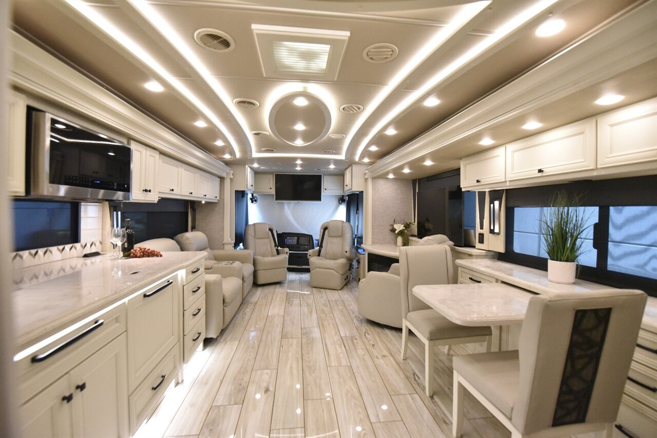 2023 Tiffin Allegro   - Photo 27 - Orange, CA 92867