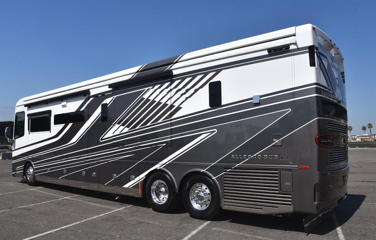 2023 Tiffin Allegro   - Photo 6 - Orange, CA 92867