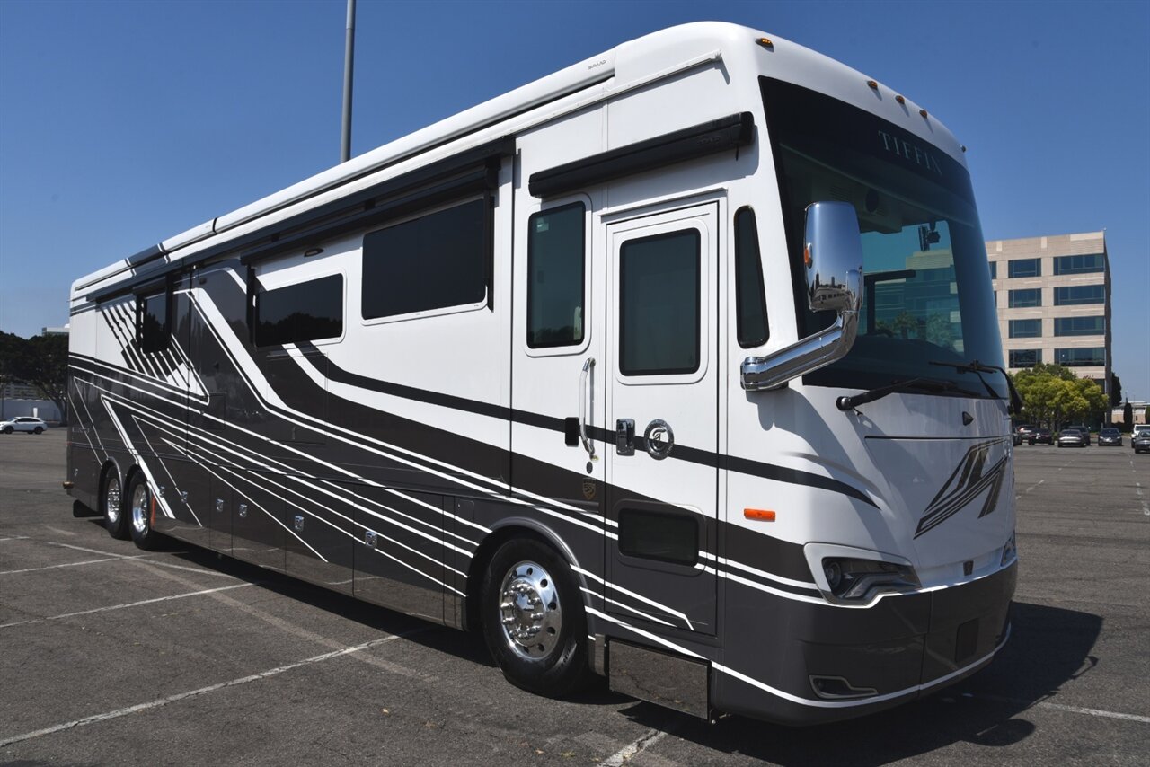 2023 Tiffin Allegro   - Photo 8 - Orange, CA 92867