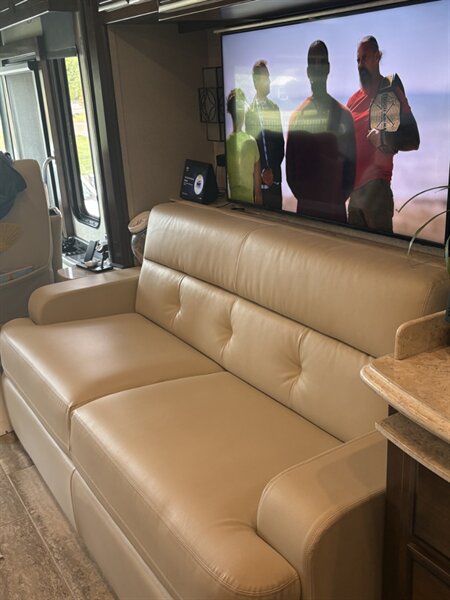 2019 Newmar Dutch Star 4369 - Photo 20 - Orange, CA 92867