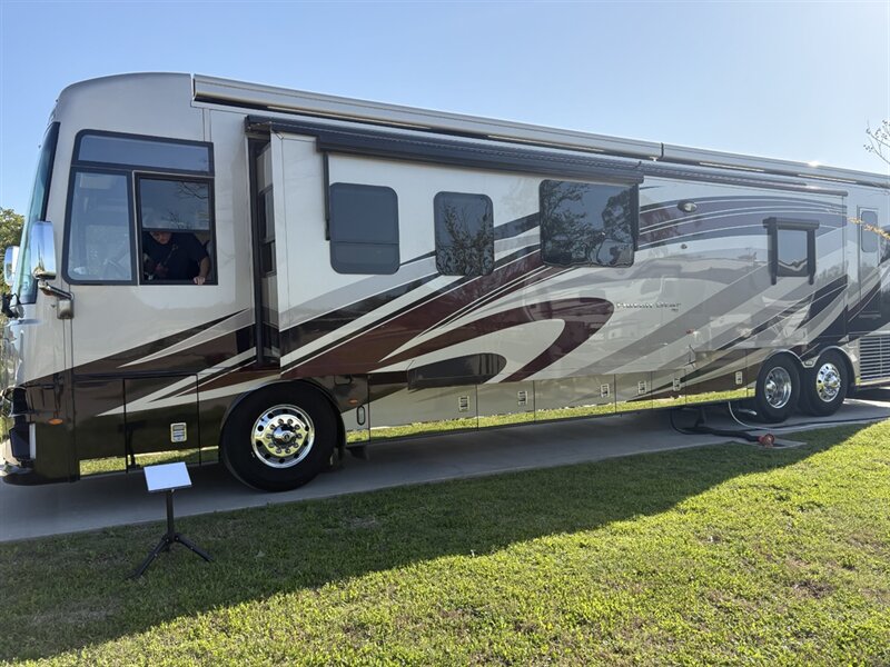 2019 Newmar Dutch Star 4369 - Photo 2 - Orange, CA 92867