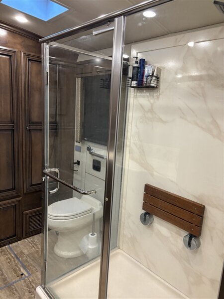 2019 Newmar Dutch Star 4369 - Photo 12 - Orange, CA 92867