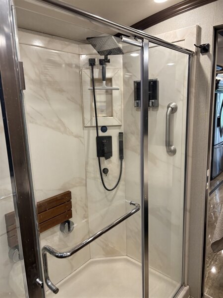 2019 Newmar Dutch Star 4369 - Photo 13 - Orange, CA 92867